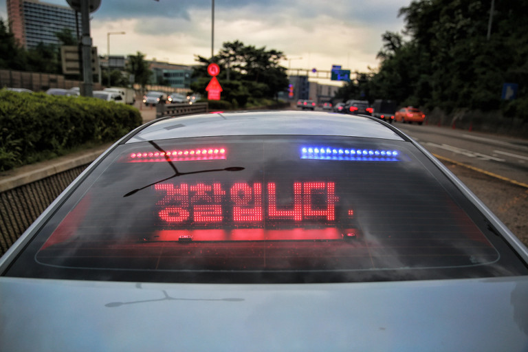 韓国の覆面パトカー